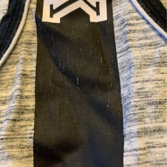 VS Pink Women's Size XS Sports Bra Top Cropped Wireless Stretch Gray & Black - Picture 4 of 5